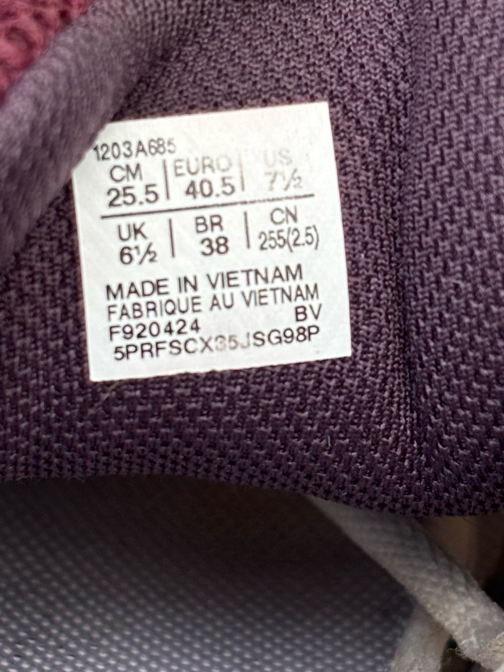 Asics White and Burgundy GEL-1130 Running Shoes - Picture 4 of 4